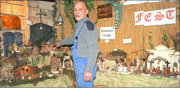 Winfried Weidenbach hat eine Passionskrippe in Rieden aufgebaut